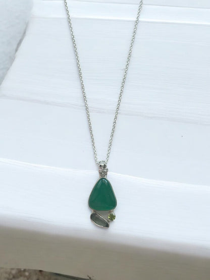 Natural Green Onyx Gemstone Pendant Necklace in Sterling Silver