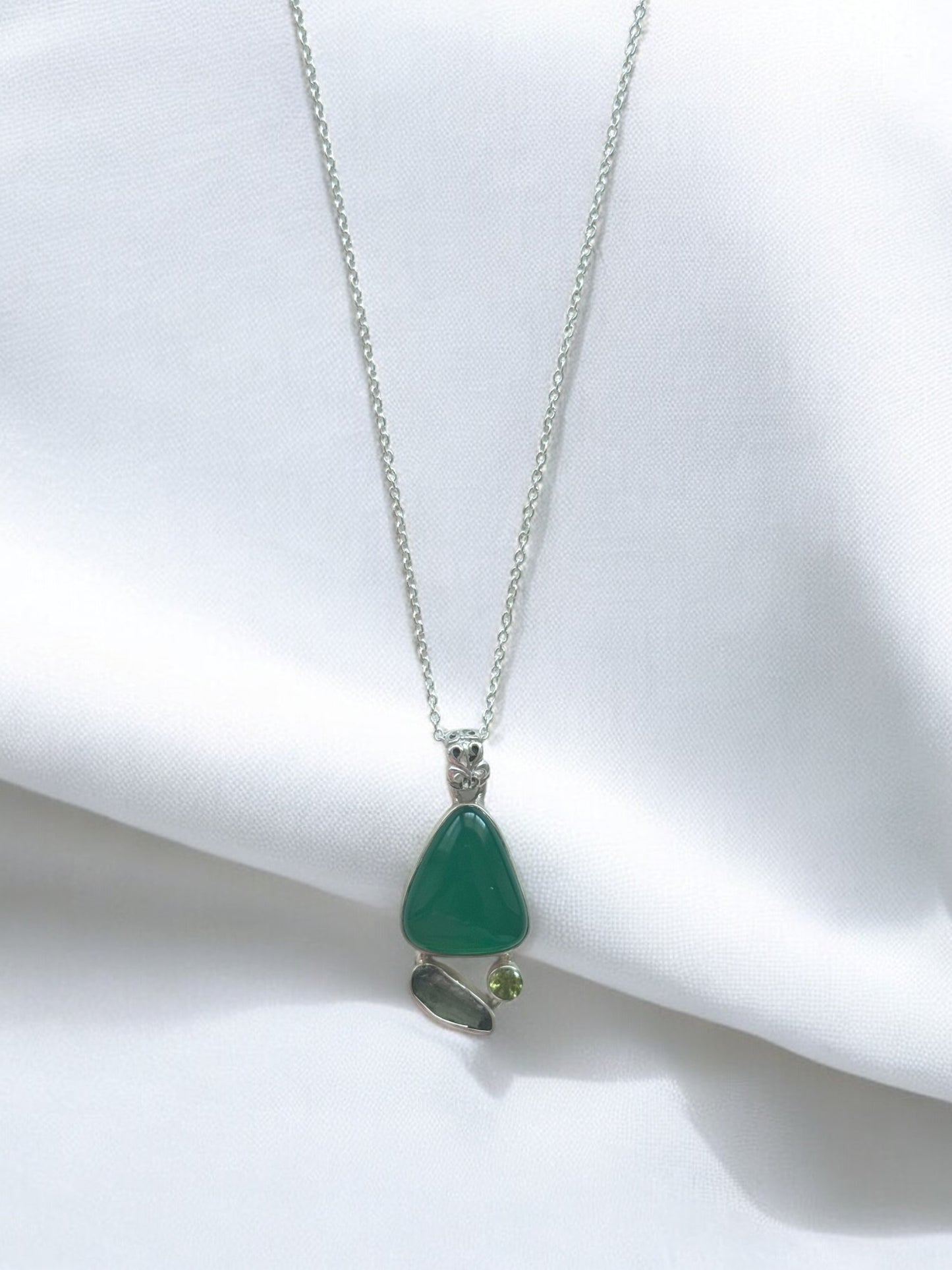 Natural Green Onyx Gemstone Pendant Necklace in Sterling Silver